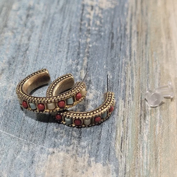 Liz Claiborne C Hoop Earrings. - Picture 4 of 9